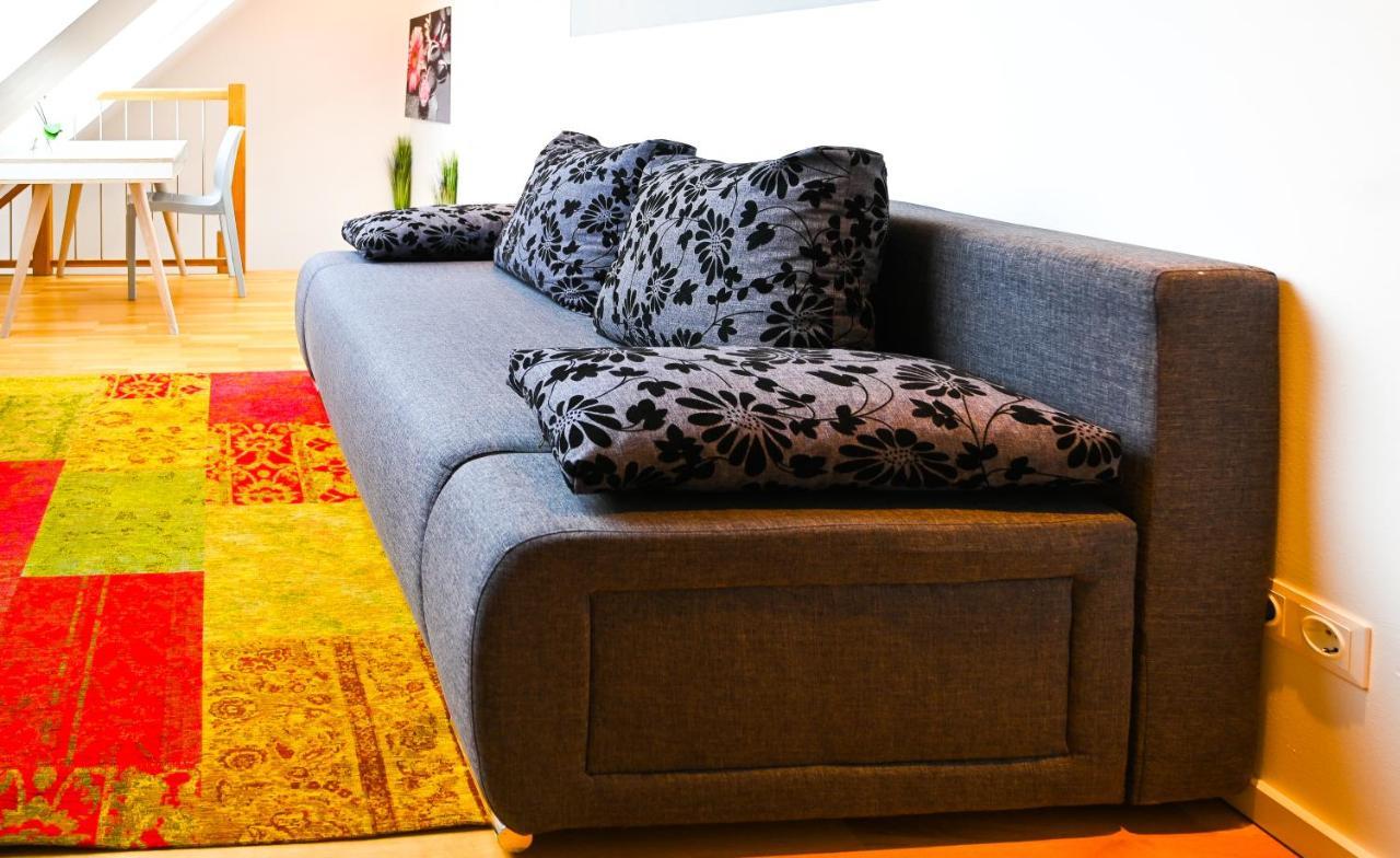 Delightful Duplex Danube Canal Виена Екстериор снимка